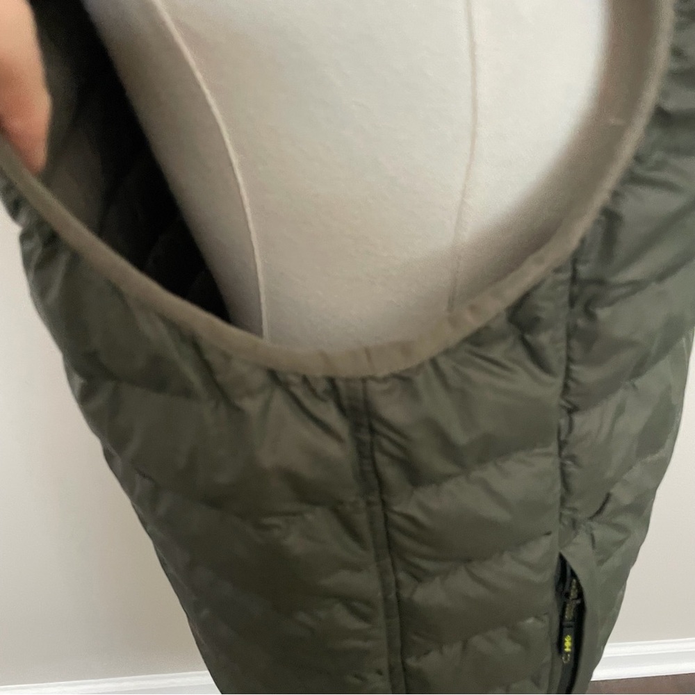 Hawk & Co Vest Puffer Reversible Duck Down Pockets Lightweight Olive Green Tan - Picture 4 of 15